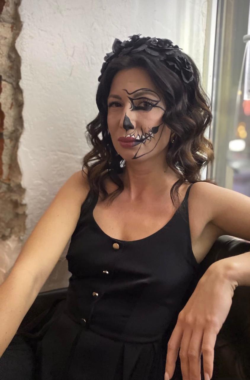 В этом году владимирцы решили шумно и с размахом отметить Хэллоуин. Именно поэтому сегодня «Ключ-Медиа» собрал для вас в одном инстаграм-обзоре тех, кто в минувшие выходные отрывался на тематических пати, не пожалев времени и сил для создания соответствующих образов.