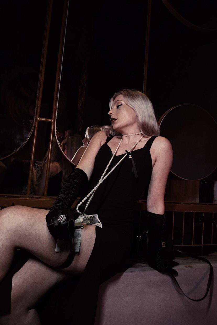 В этом году владимирцы решили шумно и с размахом отметить Хэллоуин. Именно поэтому сегодня «Ключ-Медиа» собрал для вас в одном инстаграм-обзоре тех, кто в минувшие выходные отрывался на тематических пати, не пожалев времени и сил для создания соответствующих образов.