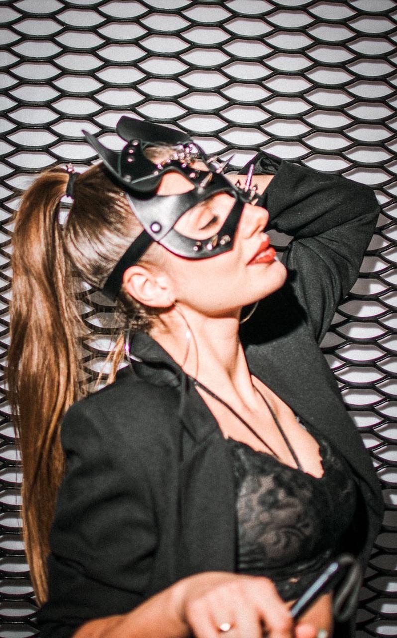 В этом году владимирцы решили шумно и с размахом отметить Хэллоуин. Именно поэтому сегодня «Ключ-Медиа» собрал для вас в одном инстаграм-обзоре тех, кто в минувшие выходные отрывался на тематических пати, не пожалев времени и сил для создания соответствующих образов.