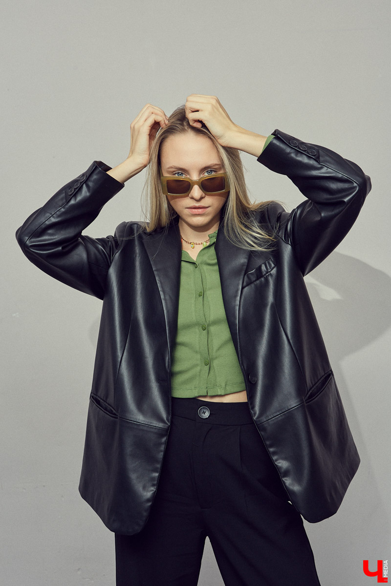 Должность SMM-менеджера владимирского бьюти-салона или карьера баскетболистки? Как Анне Керн удается выражать себя через контрасты спортивной и творческой деятельности, разбирался «Ключ-Медиа» в стенах студии HEYDAY.