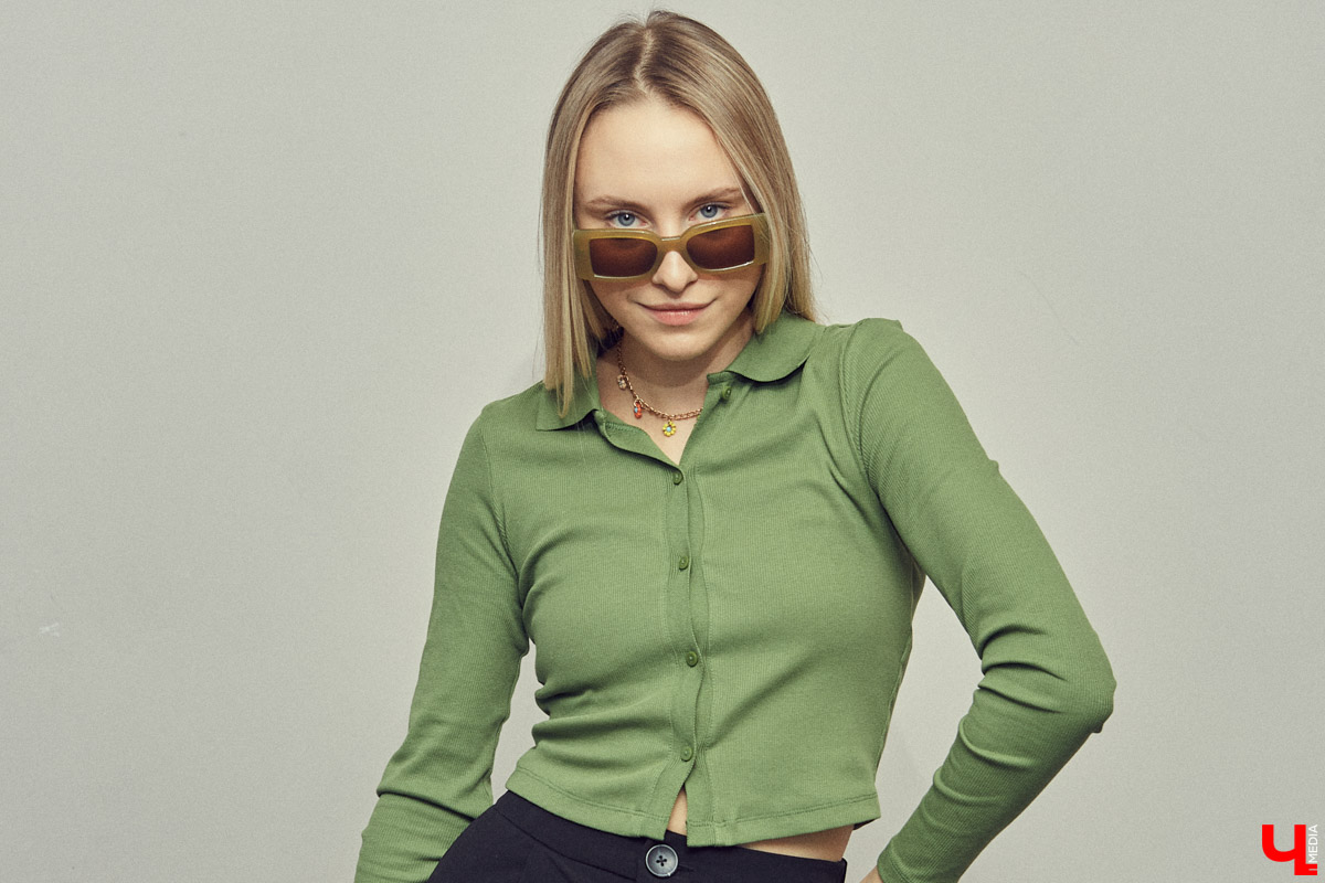 Должность SMM-менеджера владимирского бьюти-салона или карьера баскетболистки? Как Анне Керн удается выражать себя через контрасты спортивной и творческой деятельности, разбирался «Ключ-Медиа» в стенах студии HEYDAY.