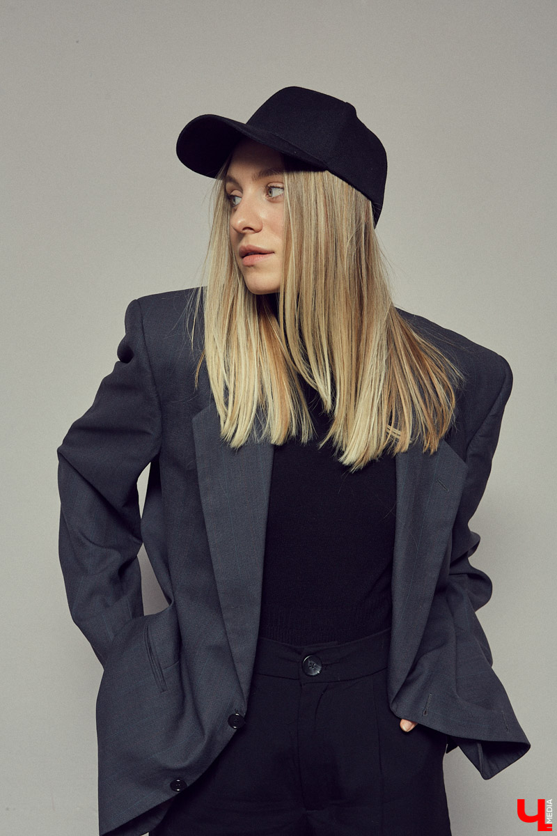 Должность SMM-менеджера владимирского бьюти-салона или карьера баскетболистки? Как Анне Керн удается выражать себя через контрасты спортивной и творческой деятельности, разбирался «Ключ-Медиа» в стенах студии HEYDAY.