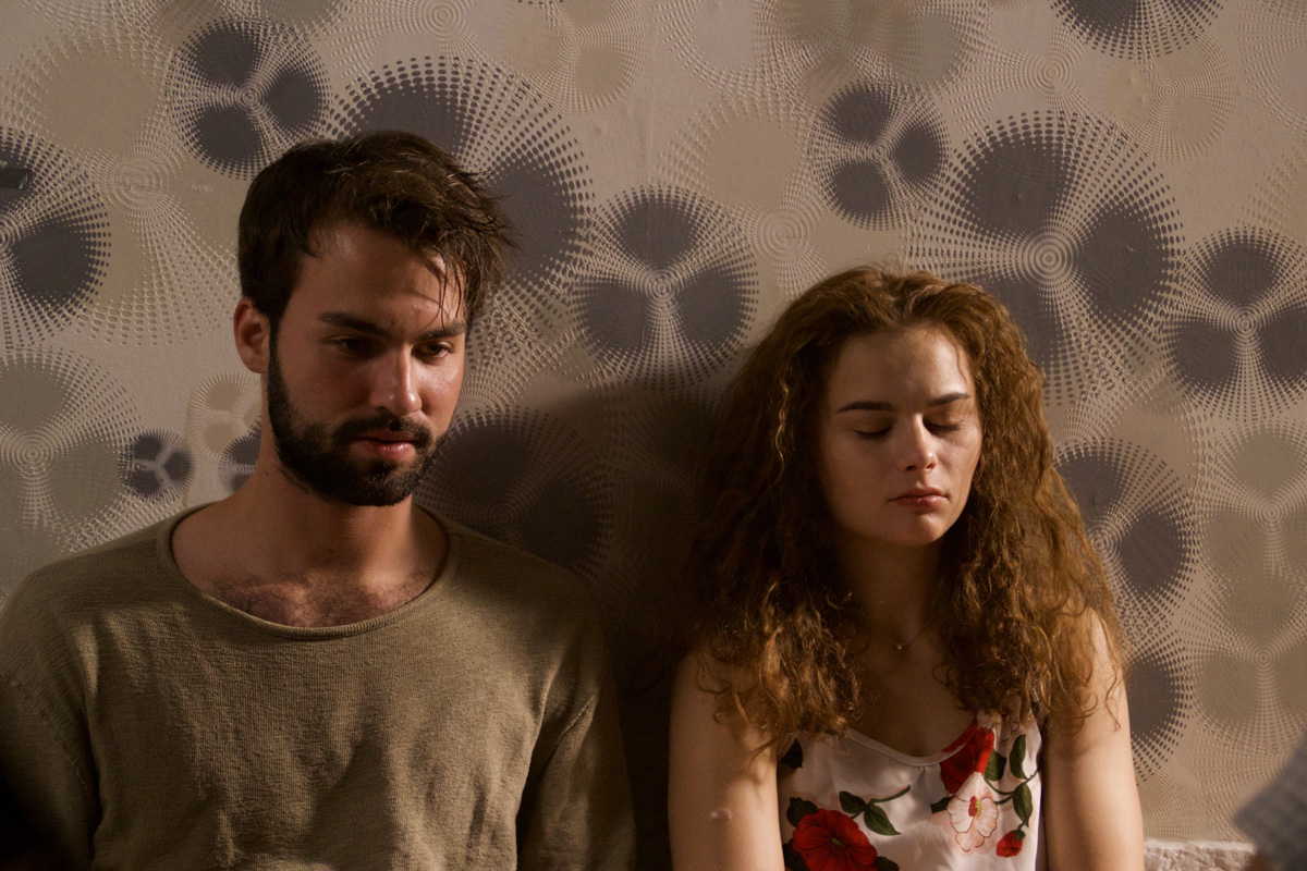 Студентка академии искусства Таисия Орлова рассказала о съемках в сериале у номинанта на «Оскар» и в комедии с ментами и зомби.