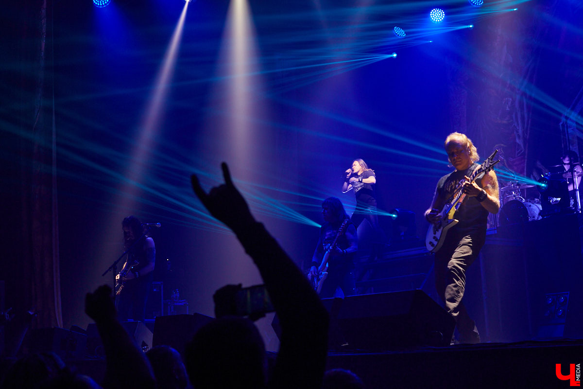 В это нестабильное время приезд во Владимир легенды отечественного хэви-метал группы «Ария» воспринимается как чудо. Но вот музыканты — на сцене Art Hall.