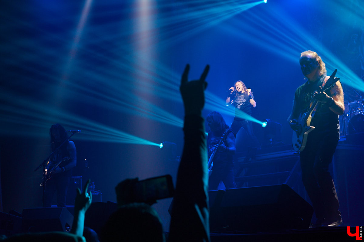 В это нестабильное время приезд во Владимир легенды отечественного хэви-метал группы «Ария» воспринимается как чудо. Но вот музыканты — на сцене Art Hall.