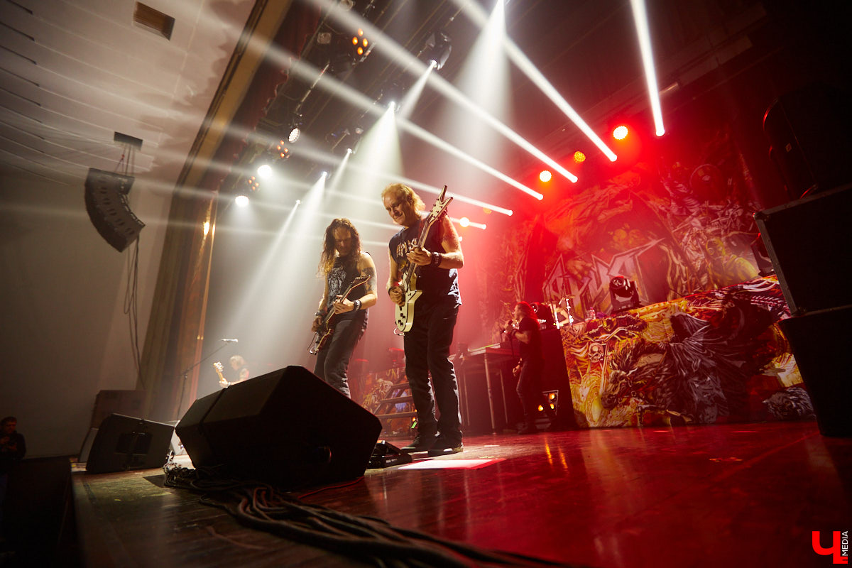 В это нестабильное время приезд во Владимир легенды отечественного хэви-метал группы «Ария» воспринимается как чудо. Но вот музыканты — на сцене Art Hall.