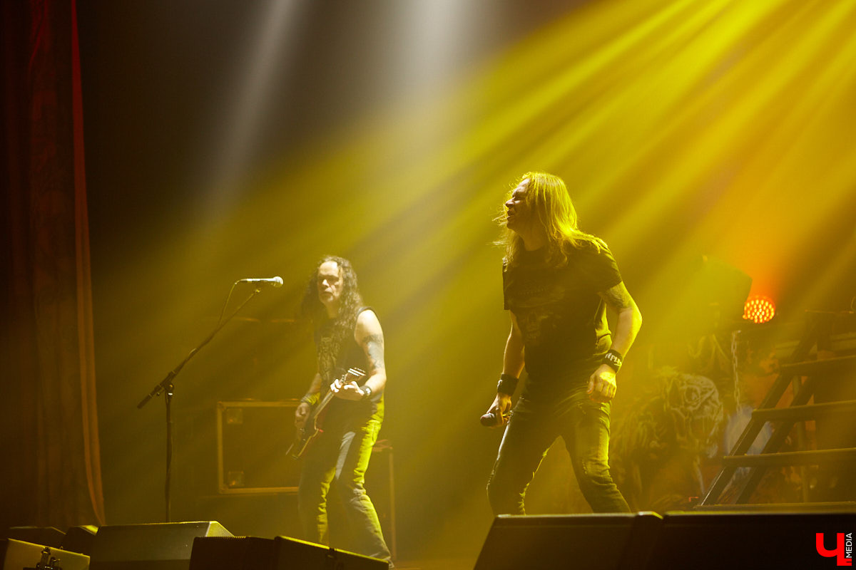 В это нестабильное время приезд во Владимир легенды отечественного хэви-метал группы «Ария» воспринимается как чудо. Но вот музыканты — на сцене Art Hall.