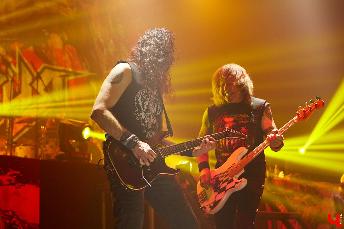 В это нестабильное время приезд во Владимир легенды отечественного хэви-метал группы «Ария» воспринимается как чудо. Но вот музыканты — на сцене Art Hall.