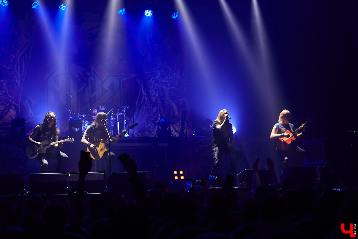 В это нестабильное время приезд во Владимир легенды отечественного хэви-метал группы «Ария» воспринимается как чудо. Но вот музыканты — на сцене Art Hall.