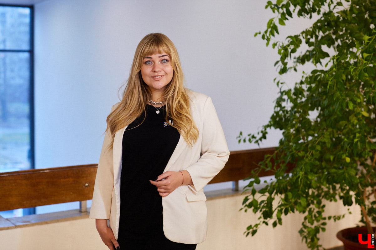 Бодибилдинг – особый мир рельефных мышц, идеальной бронзовой кожи и нереально отточенных пропорций тела. Приобщиться к нему владимирцы могли 13 ноября на турнире по бодибилдингу «Grand Prix Golden Ring 2021», который был организован в Art Hall.