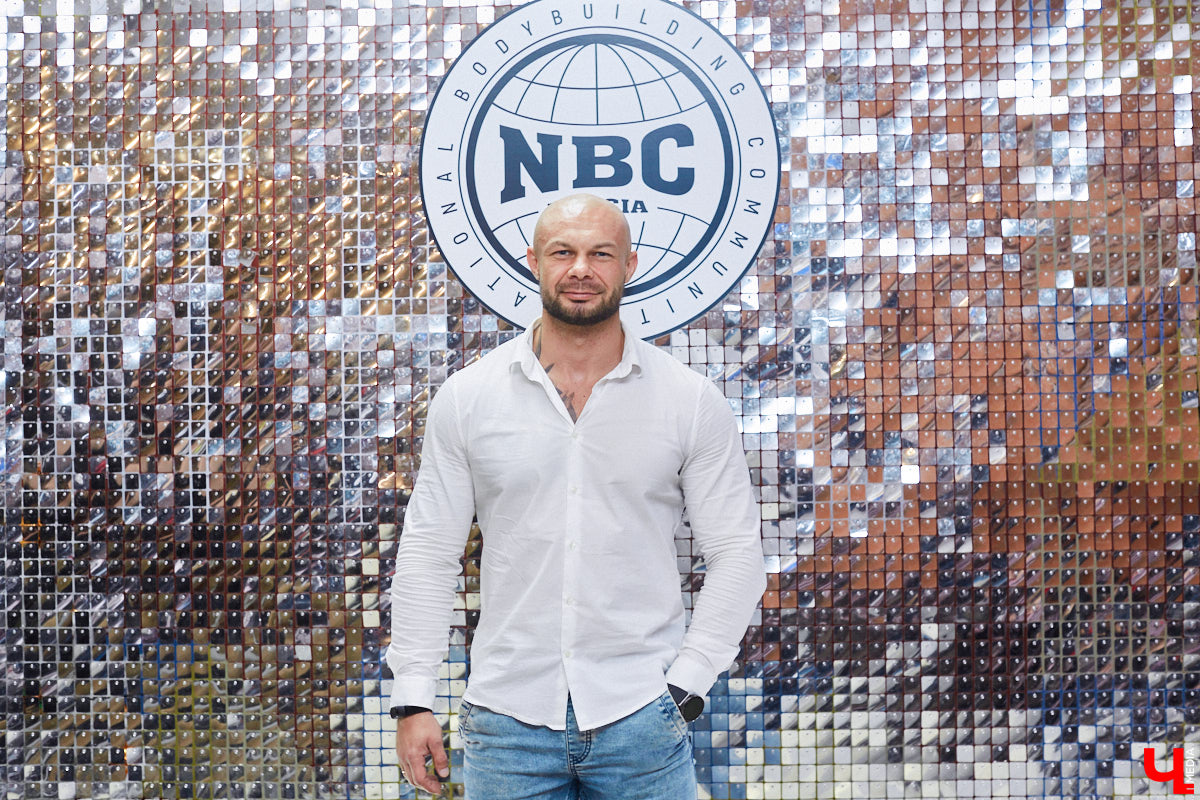 Бодибилдинг – особый мир рельефных мышц, идеальной бронзовой кожи и нереально отточенных пропорций тела. Приобщиться к нему владимирцы могли 13 ноября на турнире по бодибилдингу «Grand Prix Golden Ring 2021», который был организован в Art Hall.