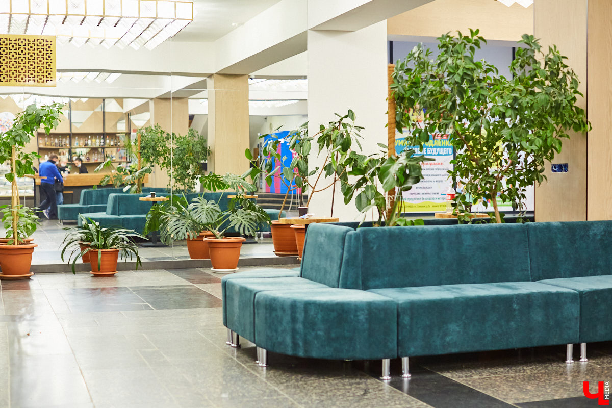 Бодибилдинг – особый мир рельефных мышц, идеальной бронзовой кожи и нереально отточенных пропорций тела. Приобщиться к нему владимирцы могли 13 ноября на турнире по бодибилдингу «Grand Prix Golden Ring 2021», который был организован в Art Hall.