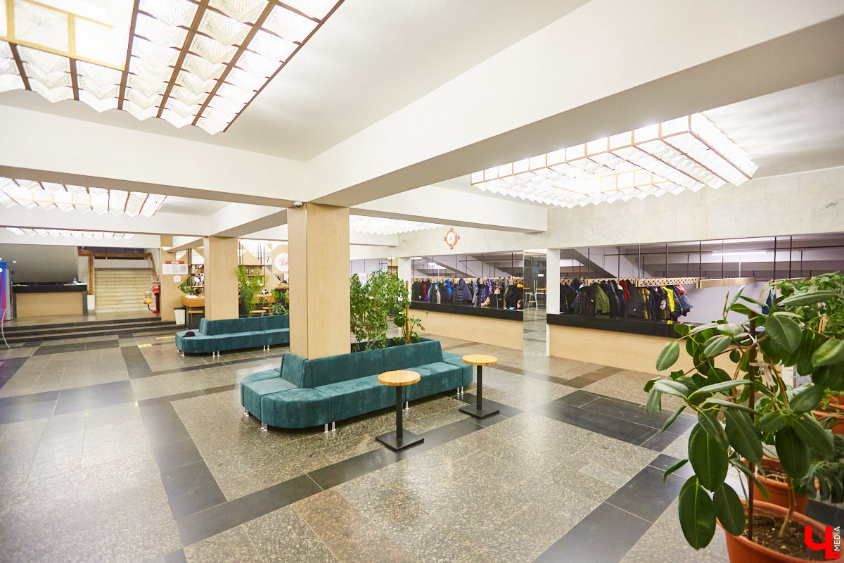 Бодибилдинг – особый мир рельефных мышц, идеальной бронзовой кожи и нереально отточенных пропорций тела. Приобщиться к нему владимирцы могли 13 ноября на турнире по бодибилдингу «Grand Prix Golden Ring 2021», который был организован в Art Hall.