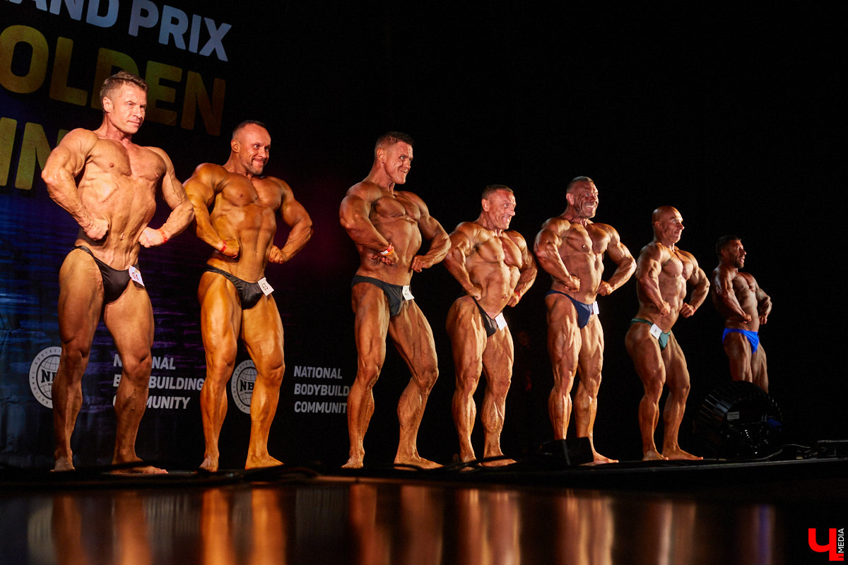 Бодибилдинг – особый мир рельефных мышц, идеальной бронзовой кожи и нереально отточенных пропорций тела. Приобщиться к нему владимирцы могли 13 ноября на турнире по бодибилдингу «Grand Prix Golden Ring 2021», который был организован в Art Hall.