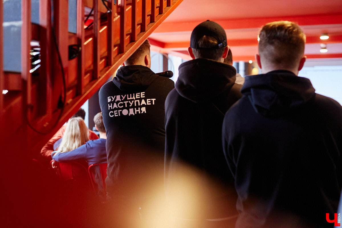 Объединение «Владимир будущего» опубликовало пост в Instagram, анонсируя первую урбанистическую премию. Авторы предлагают горожанам стать соорганизаторами - написать комментарий с упоминанием запоминающихся инициатив и событий, самые залайканные кандидаты попадут в шорт-лист. До 30 ноября есть время отличиться, изменить ситуацию своим нетривиальным вариантом!