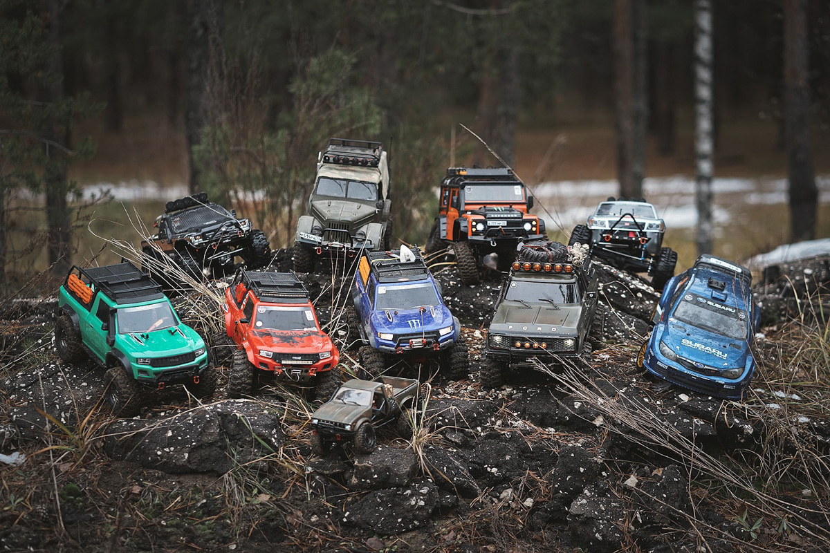 Около двух лет назад владимирский фотограф Владислав Тябин увлекся радиоуправляемыми машинами. Нет, это совсем не детские игрушки. Во-первых, собирать и обслуживать настоящие копии внедорожников RC Trial & Trophy нужно самостоятельно. Во-вторых, стоимость одной модели может достигать нескольких сотен тысяч рублей.