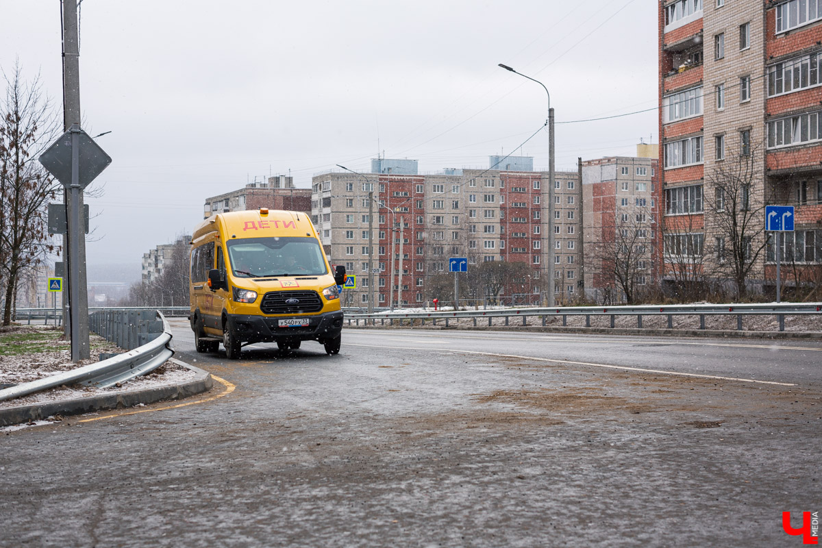Проблема пробок на Нижней Дуброве решена? Надеемся, что хотя бы частично. Открыта новая развязка, соединяющая ул. Сперанского, Чапаева и Василисина. 