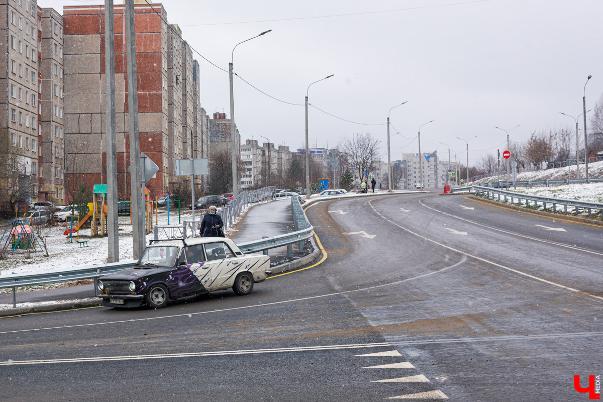 Проблема пробок на Нижней Дуброве решена? Надеемся, что хотя бы частично. Открыта новая развязка, соединяющая ул. Сперанского, Чапаева и Василисина. 