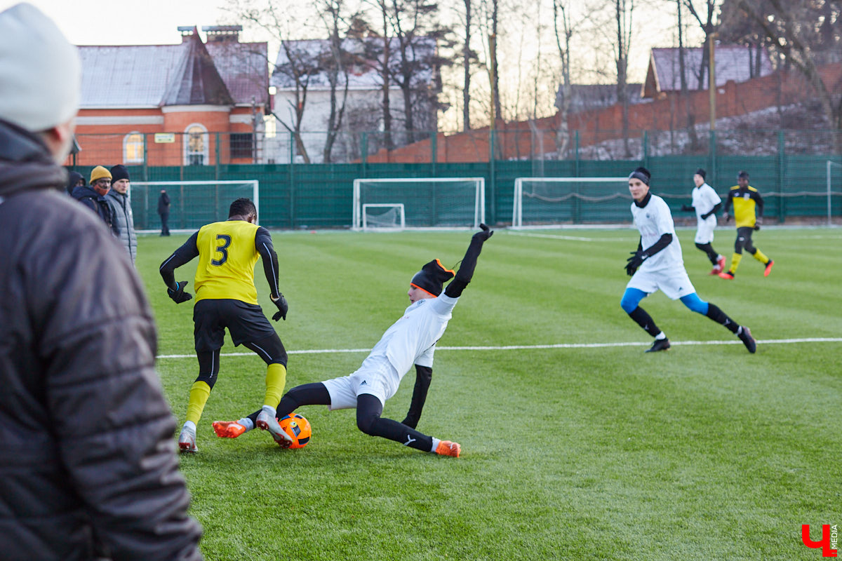 Ну что, по традиции пора подводить футбольные итоги уходящего года. А заодно можно попытаться выяснить, что ждёт команды ФНЛ-2 на втором этапе весной 2022-го?