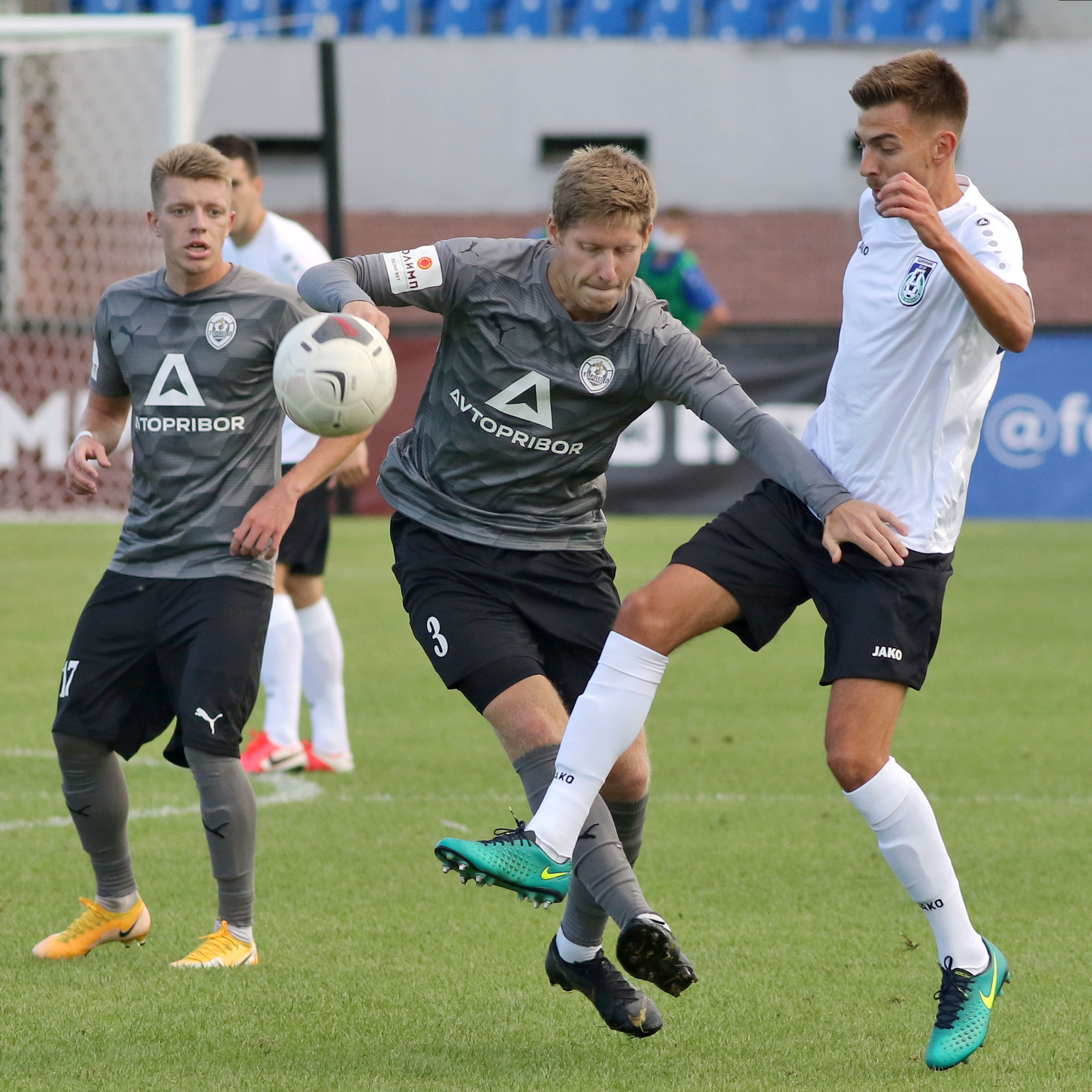 Ну что, по традиции пора подводить футбольные итоги уходящего года. А заодно можно попытаться выяснить, что ждёт команды ФНЛ-2 на втором этапе весной 2022-го?