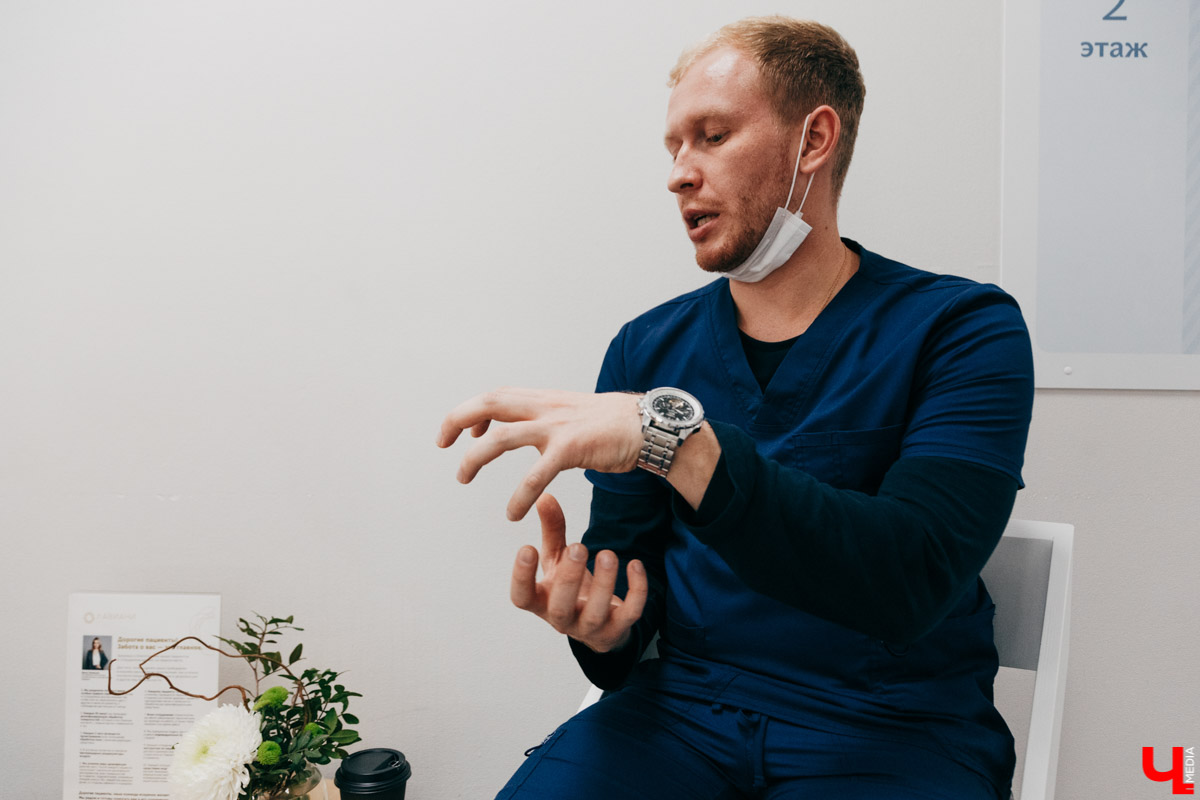 Начать новый год с новой белоснежной улыбкой — легко! Профессиональную помощь по обретению и восстановлению зубного ряда оказывают в «Лавиани». С «Ключ-Медиа» экспертным мнением на этот счет поделились врачи клиники — стоматолог-ортопед Никита Кадыков и хирург-имплантолог Алексей Комаров.