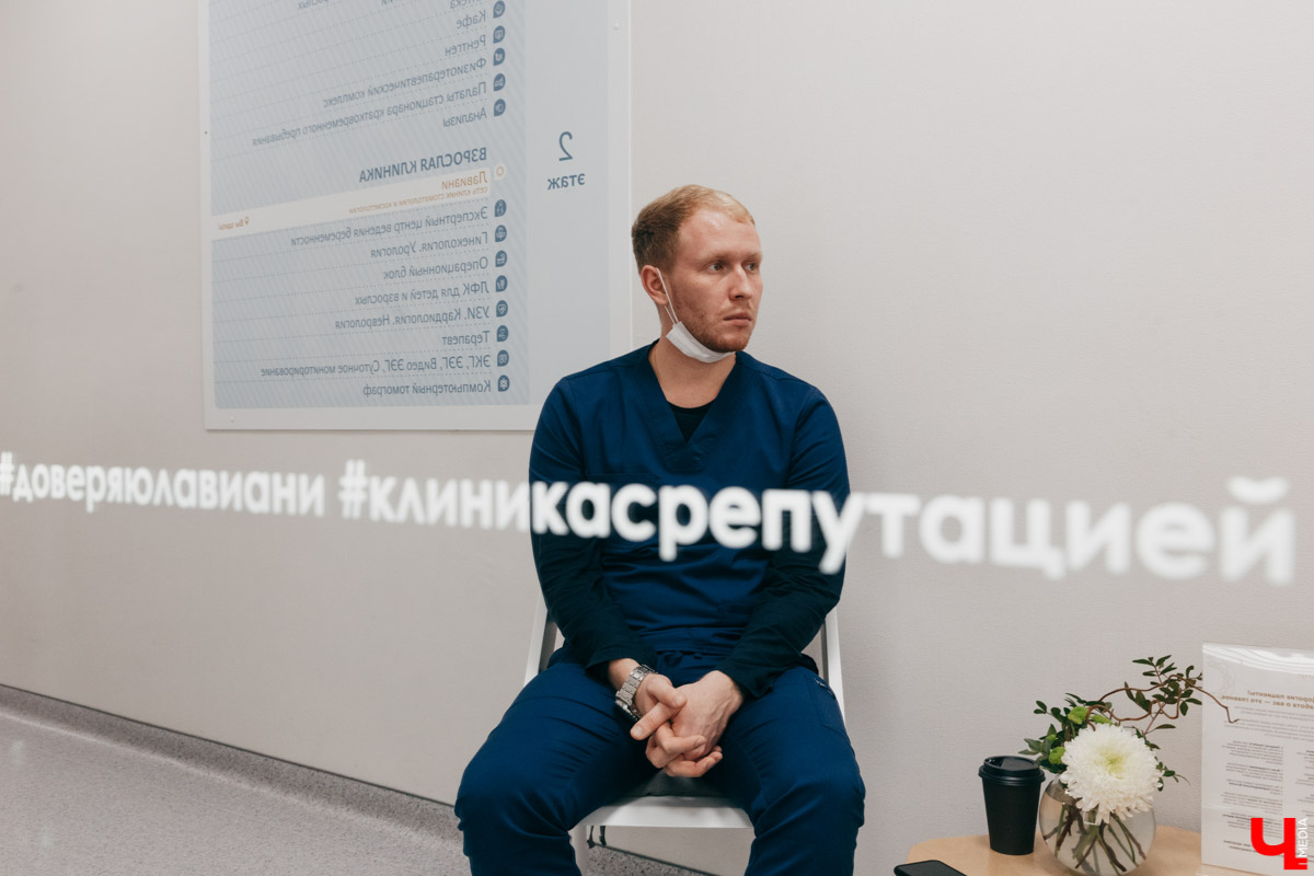 Начать новый год с новой белоснежной улыбкой — легко! Профессиональную помощь по обретению и восстановлению зубного ряда оказывают в «Лавиани». С «Ключ-Медиа» экспертным мнением на этот счет поделились врачи клиники — стоматолог-ортопед Никита Кадыков и хирург-имплантолог Алексей Комаров.