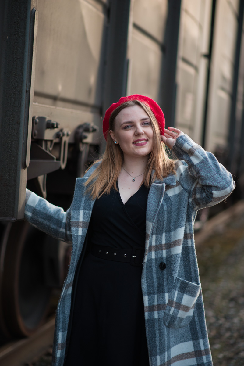 Анастасии Антиповой двадцать шесть лет, и к нынешнему моменту она превратила хобби в дело всей жизни. Востребованный преподаватель, успешный предприниматель… Мало кто знает, что все эти достижения могли «обнулиться» кризисом, если бы Настя не запустила шоу «Анатомия артиста» в своем Instagram.