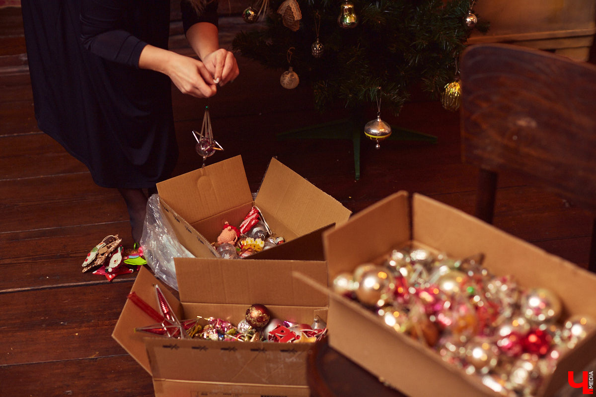 Ольга Калюжная любит собирать антикварные вещи. Недавно она купила дом, на чердаке которого, к своему удивлению, обнаружила целый чемодан сокровищ советского времени!