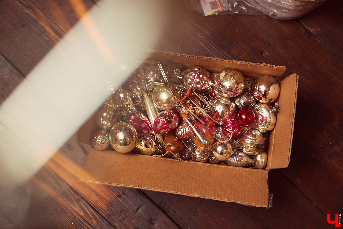 Ольга Калюжная любит собирать антикварные вещи. Недавно она купила дом, на чердаке которого, к своему удивлению, обнаружила целый чемодан сокровищ советского времени!