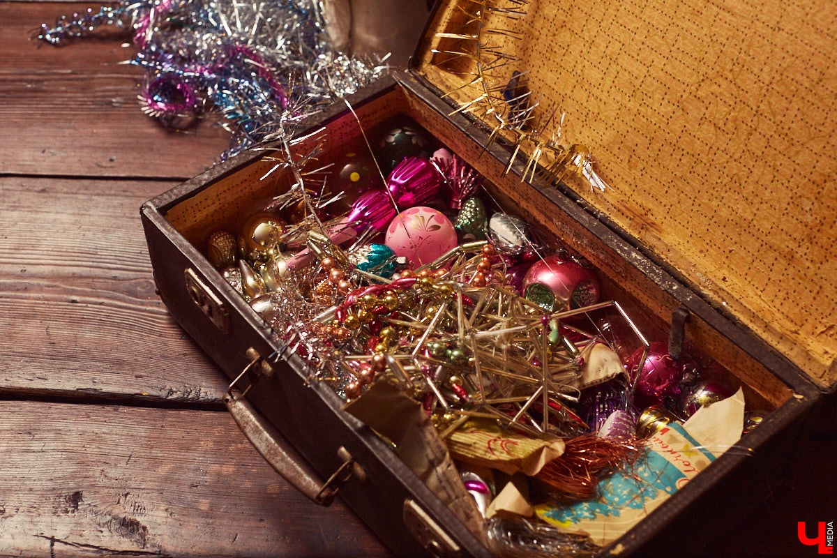 Ольга Калюжная любит собирать антикварные вещи. Недавно она купила дом, на чердаке которого, к своему удивлению, обнаружила целый чемодан сокровищ советского времени!