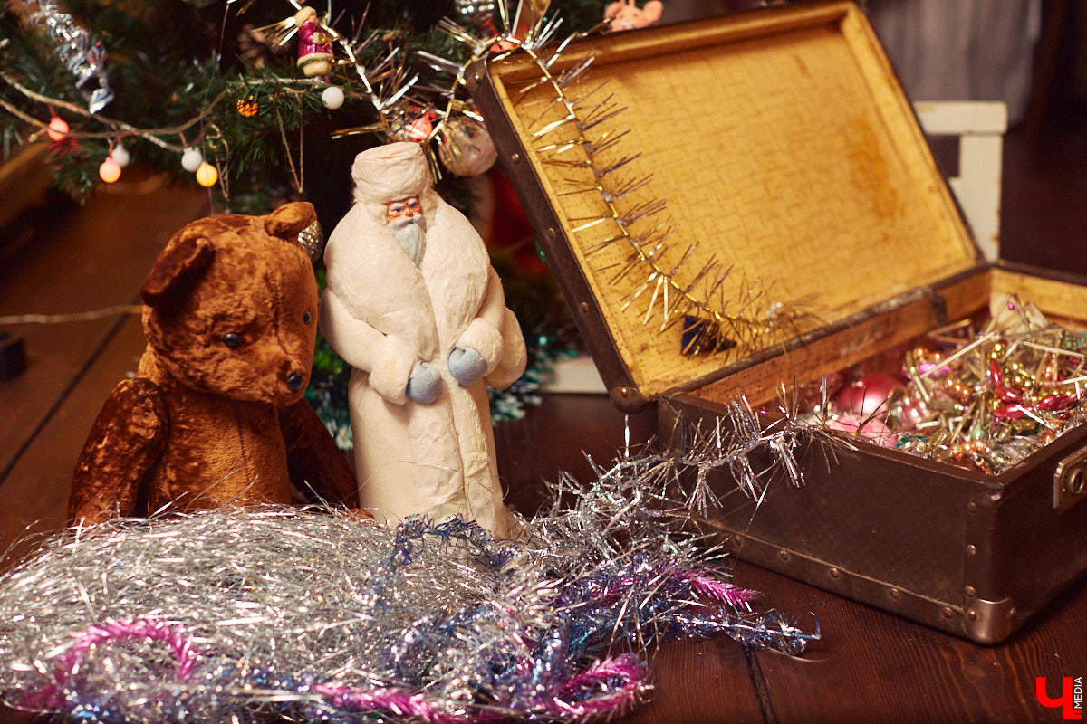 Ольга Калюжная любит собирать антикварные вещи. Недавно она купила дом, на чердаке которого, к своему удивлению, обнаружила целый чемодан сокровищ советского времени!