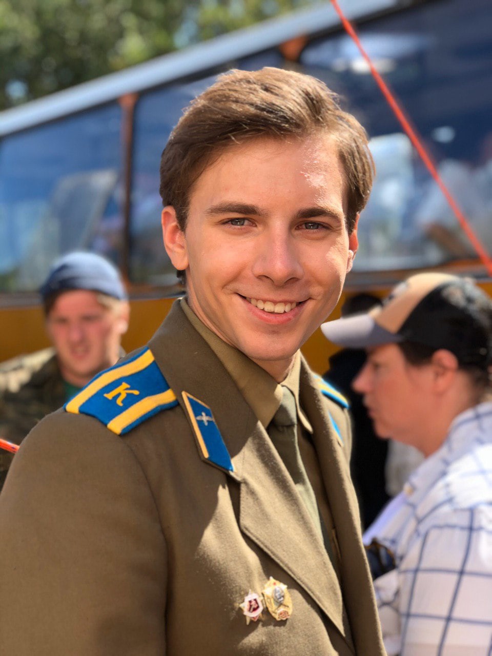 В ноябре в прокат вышел российский фильм «Небо», основанный на реальных событиях. Одну из главных ролей в нем сыграл 22-летний актер из Гусь-Хрустального Виталий Омельченко. Для него это была первая работа в кино, где случился и первый романтический эпизод.