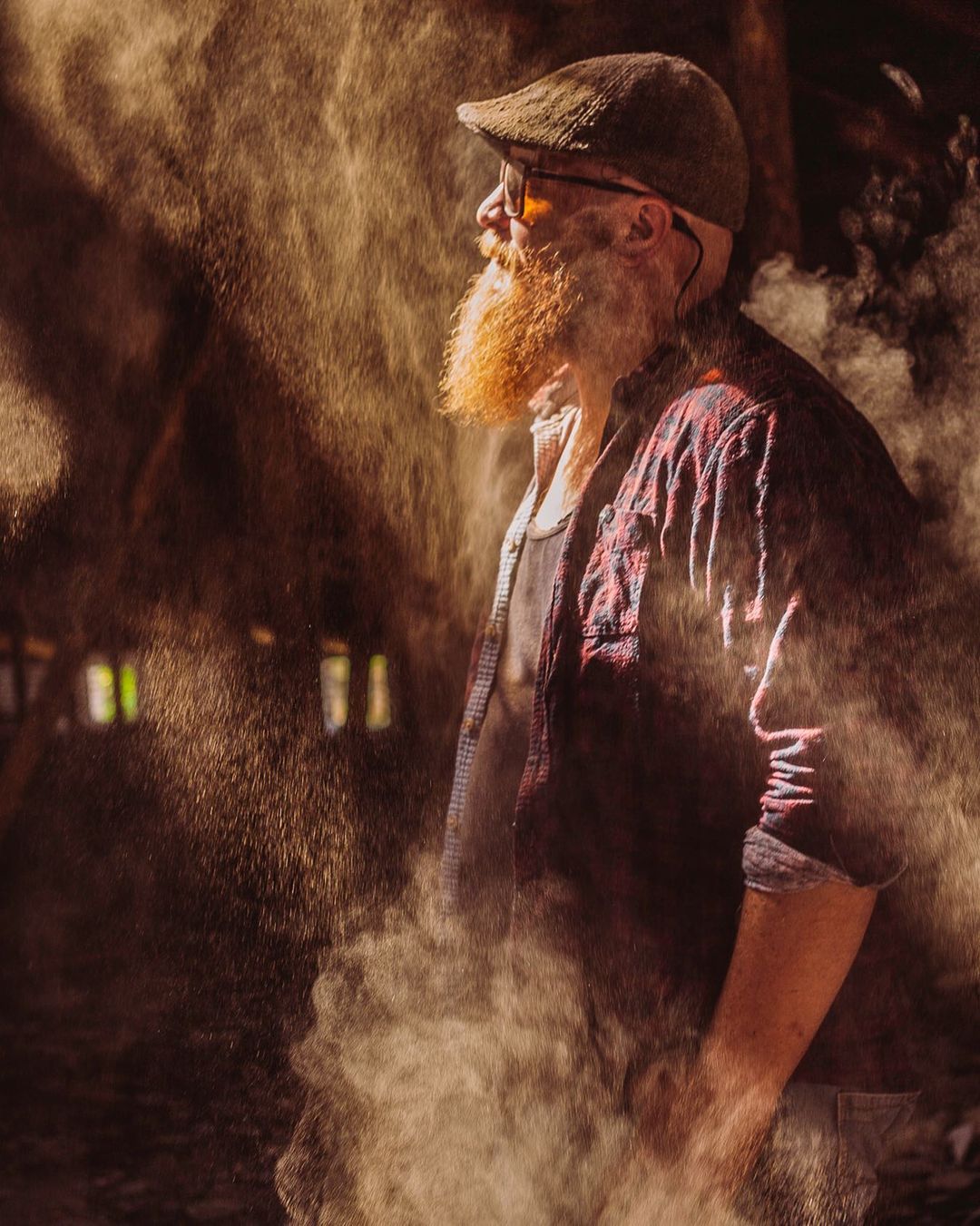 В декабре прошлого года «Ключ-Медиа» делился с читателями историей колхозного мачо Дениса, бросившего столичную жизнь, переехавшего в Юрьев-Польский район и основавшего собственную ферму. О реалиях сельского быта блогер пишет в Instagram, подкрепляя слова снимками с милыми зверюшками. Оказывается, за год многое изменилось, и подробнее об этом расскажет сам Денис.