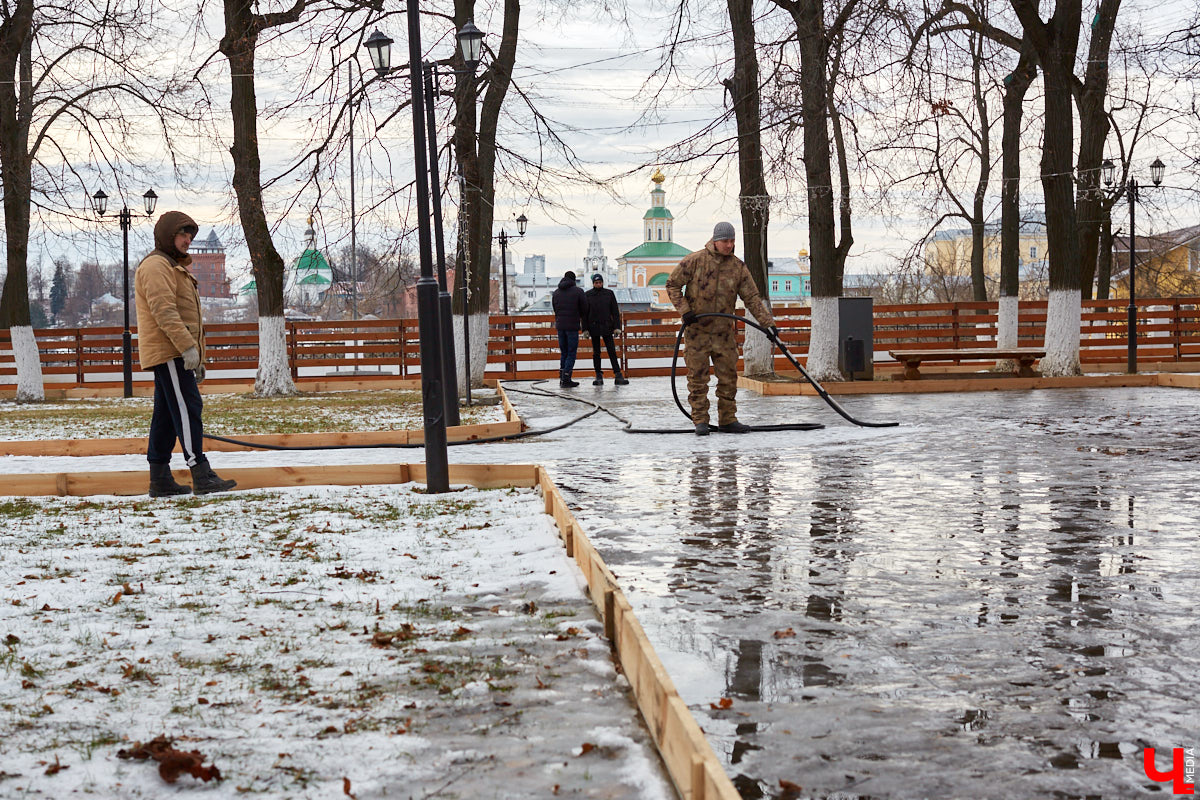 С приходом календарной зимы во Владимире начнутся работы по заливке льда. Для массового катания будут доступны 24 площадки. Напомним вам о самых популярных!