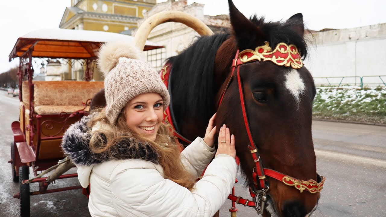 Жительница Англии переехала в Россию, чтобы выучить русский язык. Для этого она путешествует по стране и ведет свой блог. Катя уже успела побывать во Владимире и Суздале. Что ее удивило у нас больше всего?