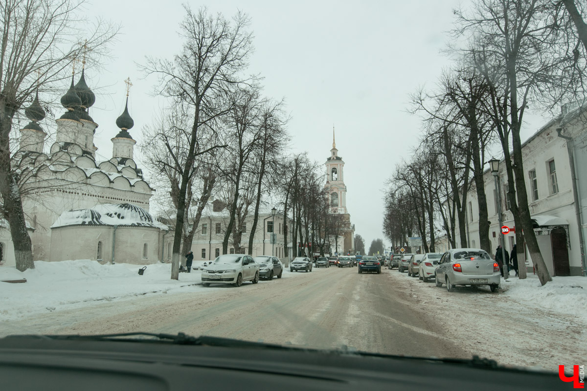 Жительница Англии переехала в Россию, чтобы выучить русский язык. Для этого она путешествует по стране и ведет свой блог. Катя уже успела побывать во Владимире и Суздале. Что ее удивило у нас больше всего?