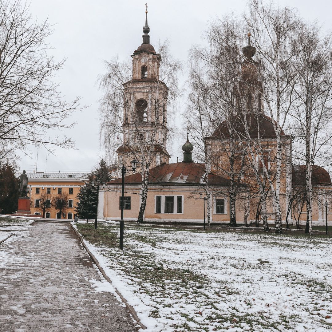 Жительница Англии переехала в Россию, чтобы выучить русский язык. Для этого она путешествует по стране и ведет свой блог. Катя уже успела побывать во Владимире и Суздале. Что ее удивило у нас больше всего?