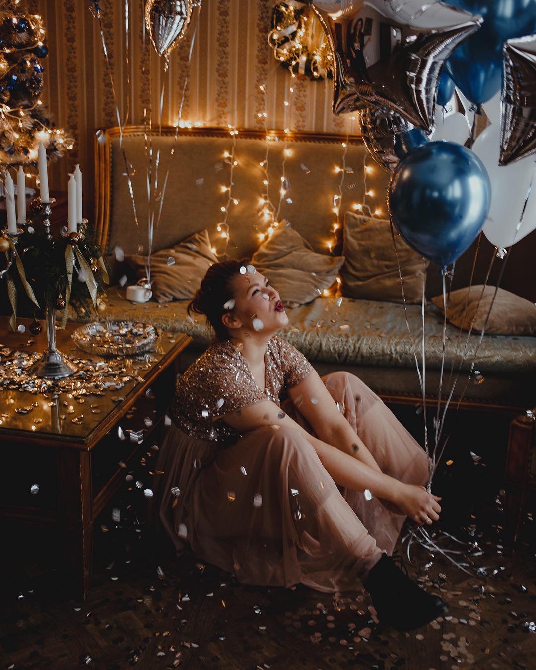 Татьяна Кириллова фотограф и, вместе с тем, мама прекрасного сына. После рождения ребенка она прониклась семейной съемкой с искренними эмоциями. Узнаем у профессионала, как объединить «я в моменте» с нетривиальными концепциями для получения наилучшего результата на предновогодней съемке.