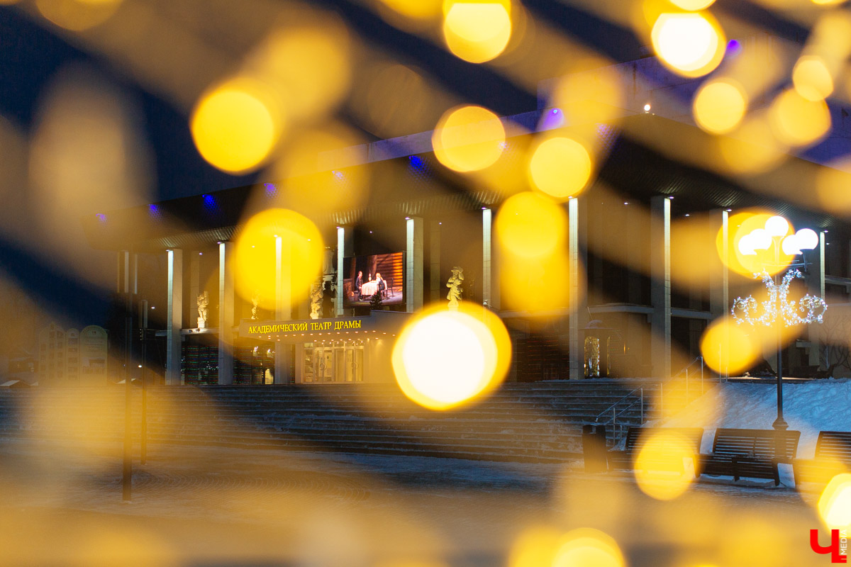 Где взять деньги на восстановление имения Храповицкого? А на реконструкцию памятников ЮНЕСКО? Как дела с ремонтом драмтеатра? Нашлись варианты ответов на эти вопросы и не только.