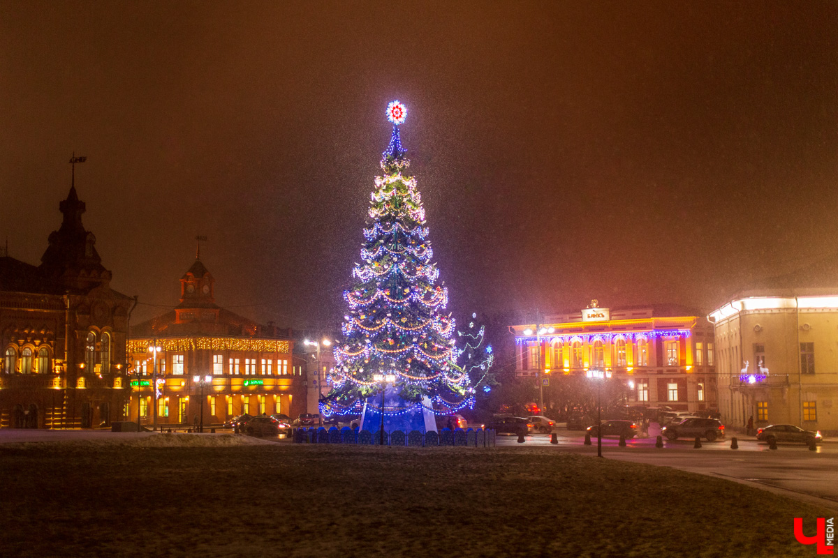 Во Владимире начала работать почта Деда Мороза. Ящики для писем главному зимнему волшебнику страны установлены в разных районах областного центра.