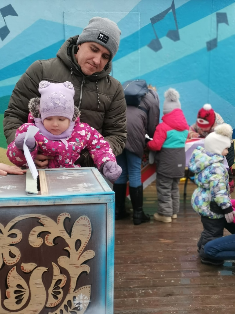 Во Владимире начала работать почта Деда Мороза. Ящики для писем главному зимнему волшебнику страны установлены в разных районах областного центра.