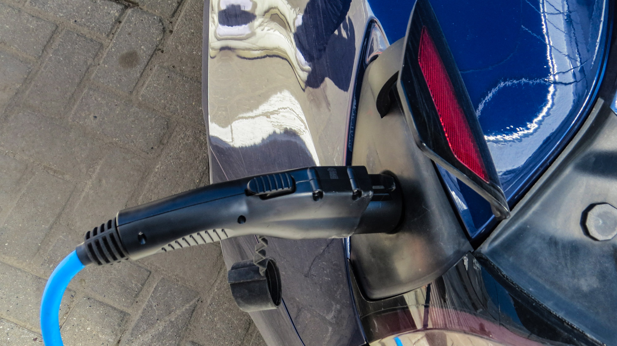 Минэнерго разработало правила субсидирования строительства зарядных станций в регионах. На дотации сможет претендовать и Владимирская область. Разбираемся с автоэкспертами, как это повлияет на число электрокаров и их популярность.