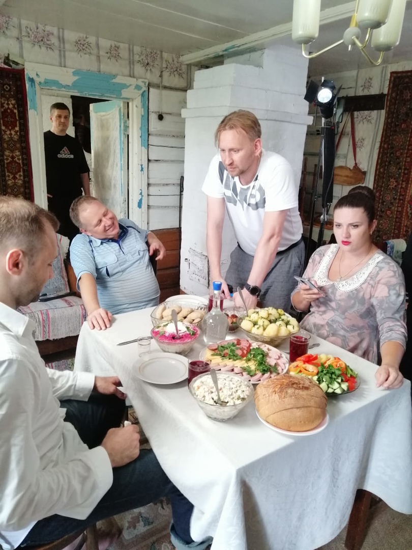 Премьера короткометражного фильма Михаила Исакова «Прощеное воскресение» прошла во Владимире. Снять картину режиссер решил в родных краях. В кадр попало одно из самых живописных мест - заброшенная церковь в деревне Ширманиха.