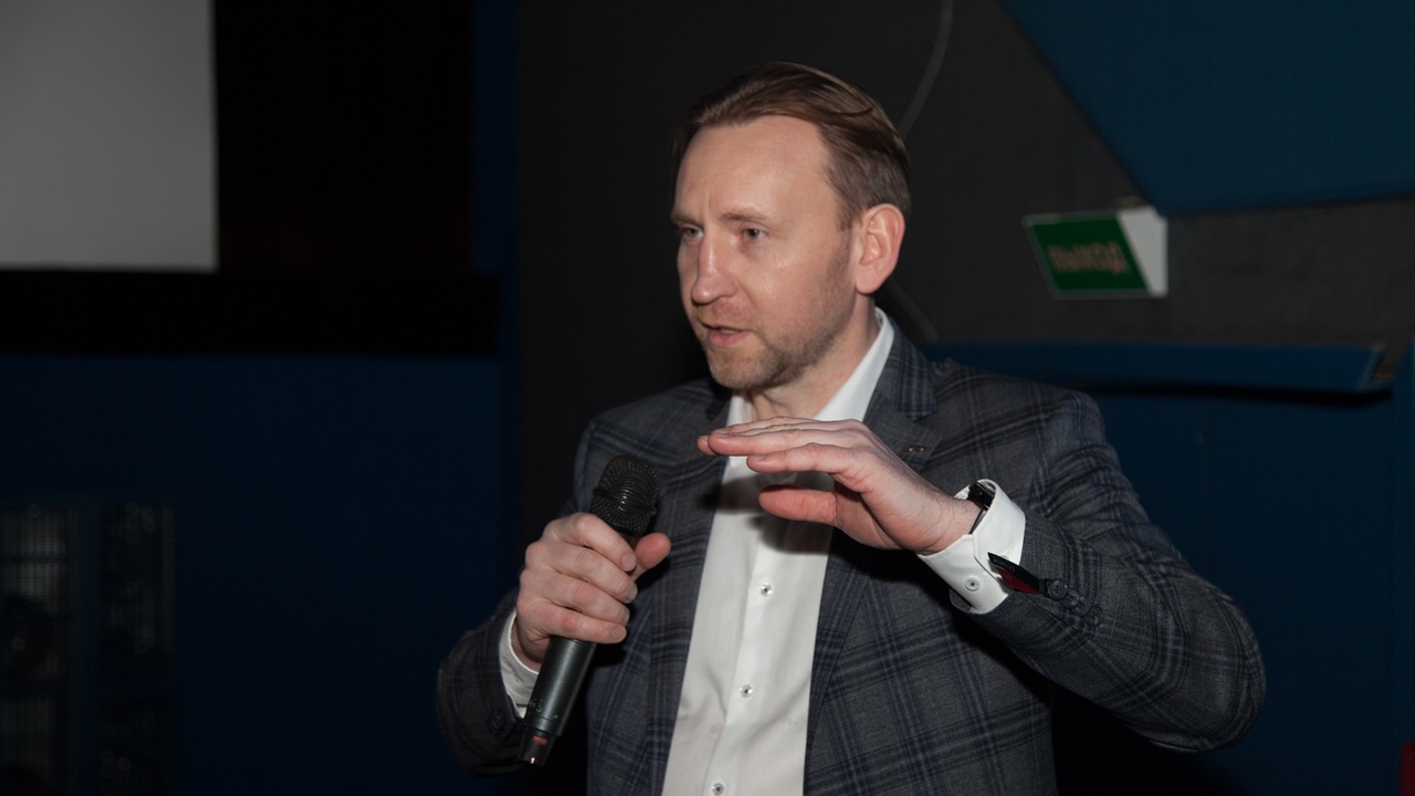 Премьера короткометражного фильма Михаила Исакова «Прощеное воскресение» прошла во Владимире. Снять картину режиссер решил в родных краях. В кадр попало одно из самых живописных мест - заброшенная церковь в деревне Ширманиха.