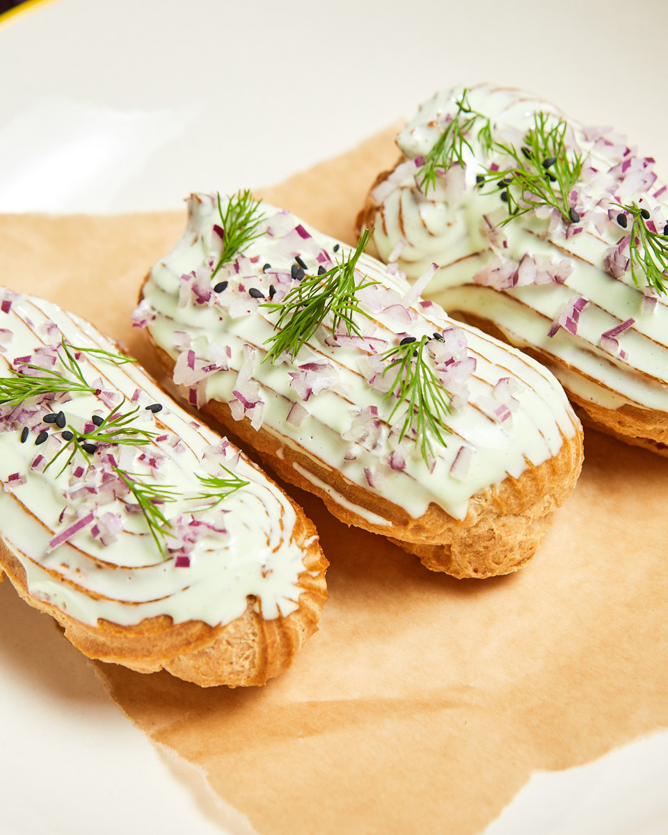 Зачем жители Владимира едут в Суздаль? Как показал опрос, большая часть «просто погулять» и обязательно «посидеть в ресторане». Но в каком? Открыли Tripadvisor и выбираем тот, что стоит на первом месте по популярности.