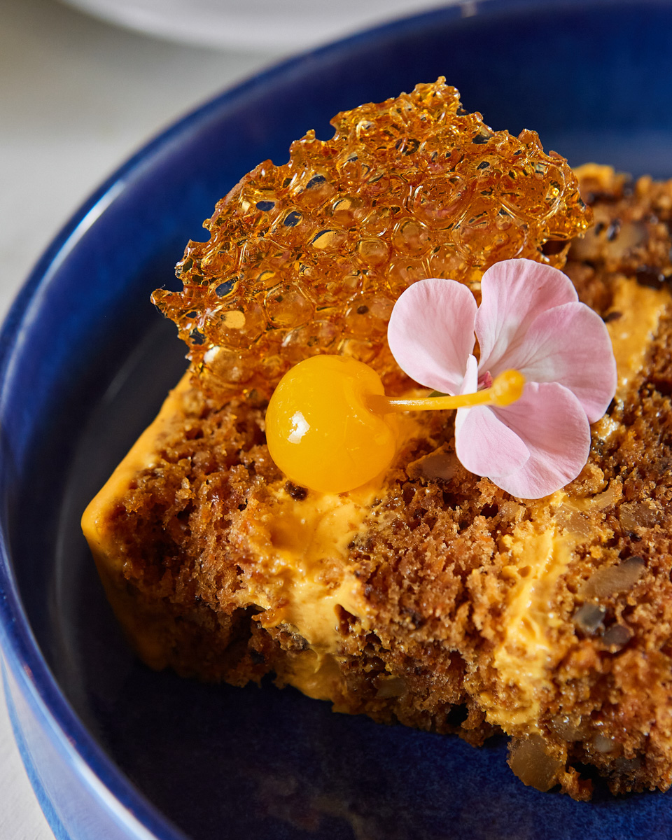 Зачем жители Владимира едут в Суздаль? Как показал опрос, большая часть «просто погулять» и обязательно «посидеть в ресторане». Но в каком? Открыли Tripadvisor и выбираем тот, что стоит на первом месте по популярности.