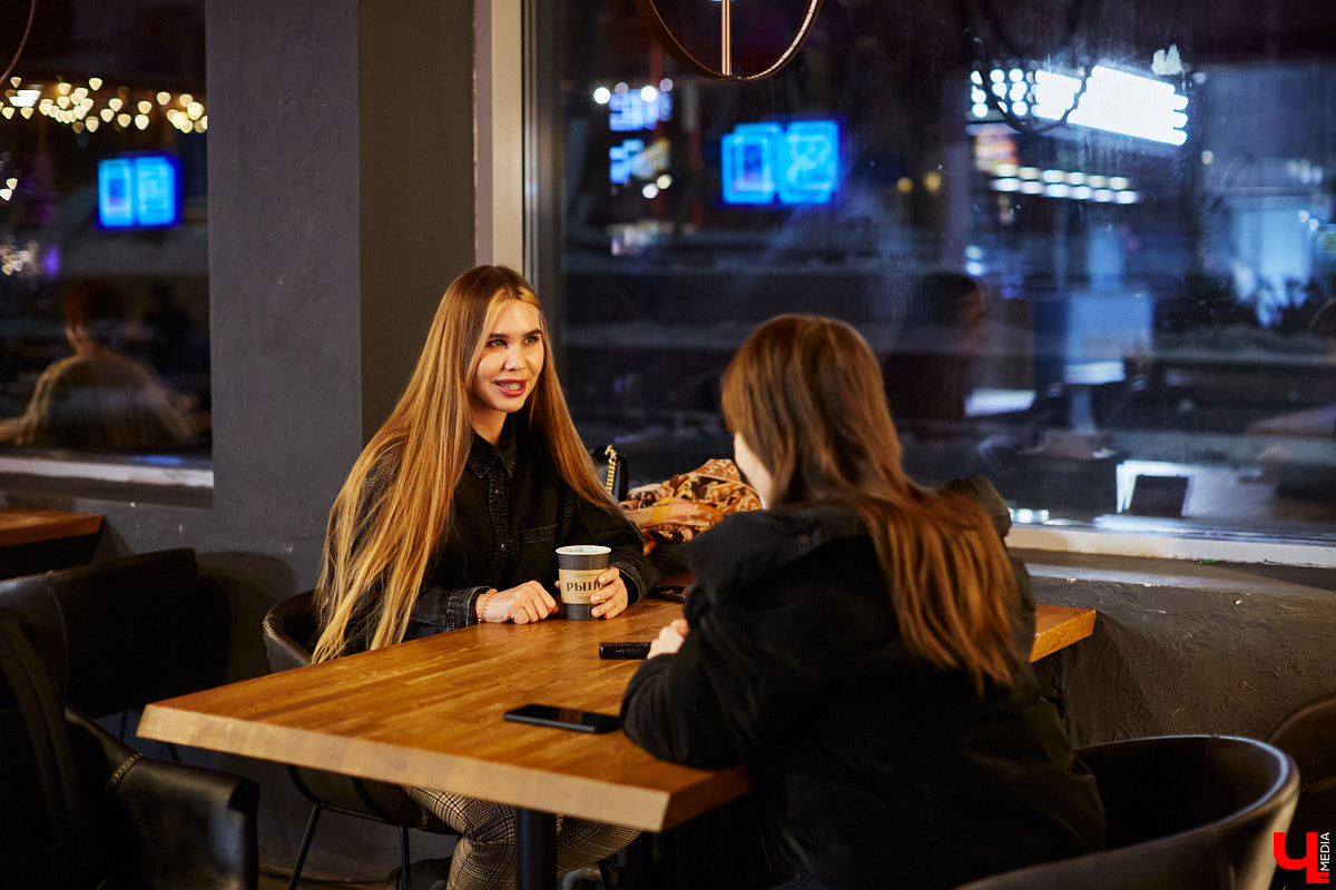 Виктории Алимовой 26 лет, она является рекрутером в одном известном российском банке, а также новоизбранным главой владимирского отделения «Городских проектов» Ильи Варламова и Максима Каца. Знакомимся с управленцем, ее командой и планами на преобразование Владимира.