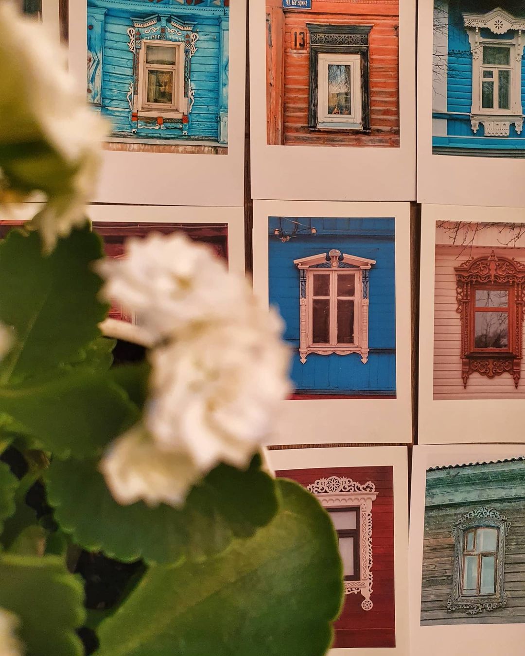 Внимание, разыскиваются наличники! Трио молодых архитекторов занимается съемкой и исследованием деревянных артефактов, а также интегрирует их в современную культуру.