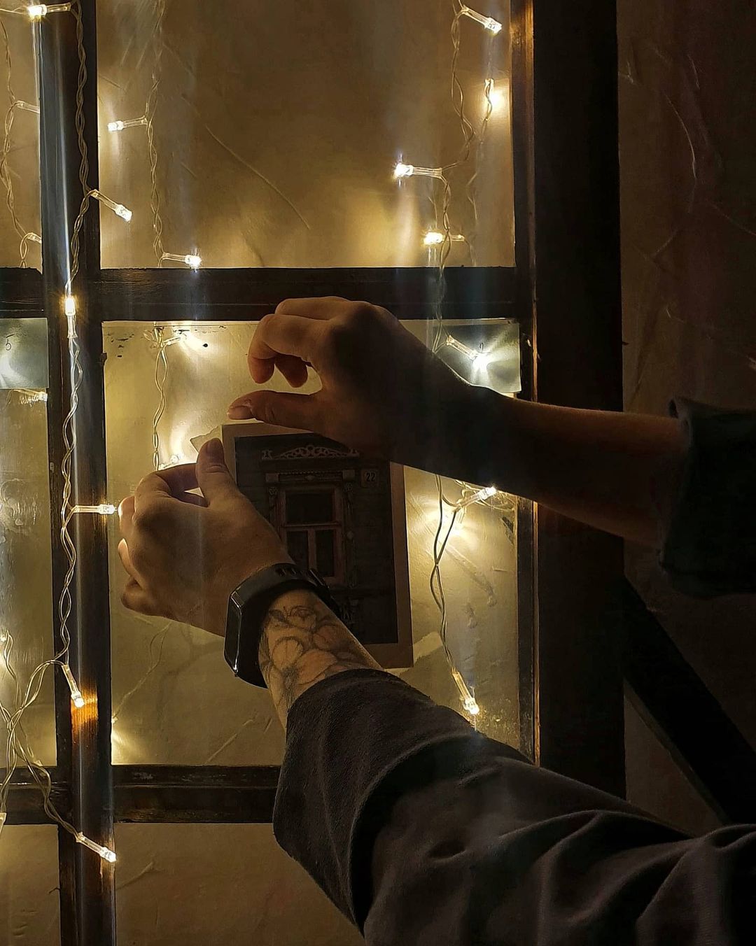 Внимание, разыскиваются наличники! Трио молодых архитекторов занимается съемкой и исследованием деревянных артефактов, а также интегрирует их в современную культуру.