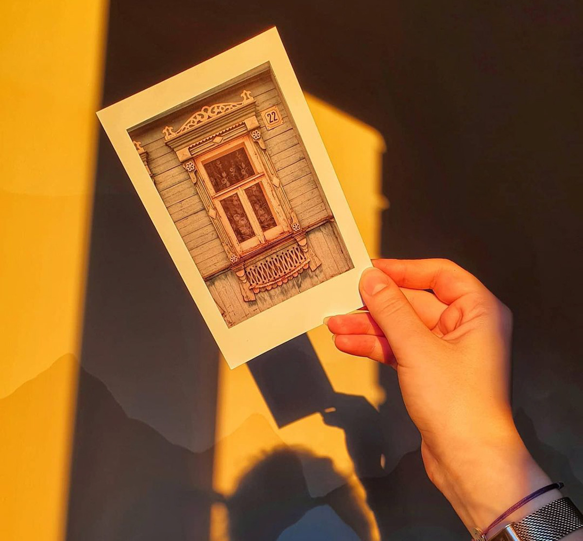 Внимание, разыскиваются наличники! Трио молодых архитекторов занимается съемкой и исследованием деревянных артефактов, а также интегрирует их в современную культуру.